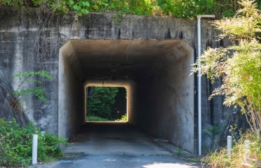 トンネル・ダム